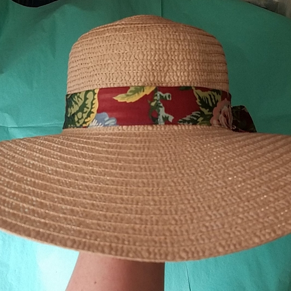 Floral floppy beach hat - Picture 7 of 12